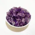 Natürlicher violetter Amethyst-Schotter Trommelsteine für DIY Deko und Aquarien - Heller Amethyst / 100g Packung