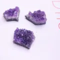 Natürliche unregelmäßige violette Amethyst-Kristallcluster für DIY-Schmuckherstellung. - Amethyst-Cluster
