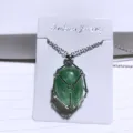 Halskette mit grünem Naturkristall-Anhänger und silberfarbenem Metallkäfig-Design - Grüner Fluorit / Netztasche Halskette