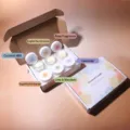 Set de regalo de velas aromáticas de lujo con seis fragancias florales y frutales - Juego de Regalo (6 Piezas) / Tarro de Vidrio (5x3.5cm)