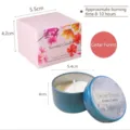 Duftkerze aus Sojawachs mit Zeder-Duft in blauer Dose und Blumen-Verpackung - Zedernwald / Einzelnes Glas