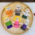 Set educativo de 6 marionetas de dedo de felpa para contar cuentos de la familia - Familia Caucásica / Juego de 6