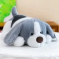 Adorable peluche de perro beagle gris y blanco en posición de bruces - Perro Gris / 25cm