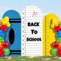 Fondo de arco para fiesta escolar con diseños coloridos de crayón, cuaderno y regla - Historia de Papelería de Poliéster (GX-009) / Set de tres piezas