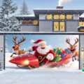 Festliches Garagentorbanner zu Weihnachten mit Weihnachtsmann und Rentieren im Schnee - Weihnachtsmann und Rentier (CK-008) / 400x180cm