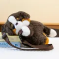 Adorable plush dog-shaped crossbody bag with soft brown and white faux fur texture - 28cm / Animal Pack Dog