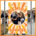 Senior Sunrise graduation photo booth banner with retro orange stripes and floral motifs - Banner Backdrop / 180x100cm / Orange Yellow (YX-001)