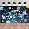 Sfondo di compleanno a tema spaziale con astronauti e pianeti per feste di bambini - SBJ-007