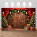 Festlicher Weihnachts-Fotohintergrund mit roten Vorhängen, Holzwand und Geschenken. - Stil SBJ-013 / 95x75cm