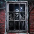 Realistischer gruseliger Halloween-Fensterwandteppich mit Skelett für Spukhaus-Dekor - 120x80cm / Stil 7