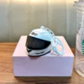 Weißer Mini-Motorradhelm-Schlüsselanhänger mit leuchtendem LED-Licht für Rider - Trendy Leuchtender Stil / Weiß