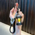 Retro Mini-Laterne Schlüsselanhänger mit warmem LED-Kerzenlicht für Taschen - Retro Sechsecklampe / Schwarz
