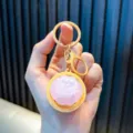 Llavero creativo de descompresión con forma de bollo rosa brillante para variante SKU - Empanadilla de Camarón