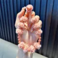Cordón de teléfono hecho a mano con pompones rosas y cuentas melocotón accesorios - Con Junta / Rosa