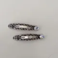 Primo piano di fermagli per capelli a quadretti con grandi e brillanti strass trasparenti - Set di 2 pezzi / Quadretti Caffè (Strass Chiaro)