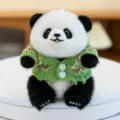 Lindo peluche de panda colgante con suéter verde tejido para la decoración de bolsos - Estilo Colgante de 14cm / Suéteres verdes