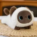 Niedliche Siamkatze Plüschpuppe als weiche Schreibtisch-Handgelenkstütze und Begleiter - Siamese Cat / 17cm