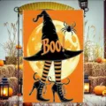 Halloween-Gartenfahne mit Hexenhut und Stiefeln für festliche Außendekoration - Hexenbeine Stil (Q-001) / 30x45cm