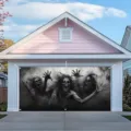 Pancarta de Halloween para puerta de garaje con tres zombis gritando en estilo blanco y negro - Parca Zombie (CK-009) / 150x100cm