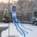 Blue gradient winter windsock flag with white snowflake patterns for garden decor. - Gradient Blue Snowflakes (FT-013) / 10x100cm