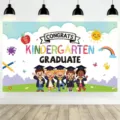 Kleurrijke achtergrond voor kleuterschool diploma uitreiking met cartoon kinderen - SBJ-006 / 95x75cm