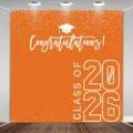 Oranje achtergrond voor afstudeerfeest met witte tekst Gefeliciteerd en Class of 2026 - Afstudeerfeest (SBJ-014) / 95x75cm / Oranje