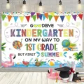 Farbenfroher Hintergrund zur Kindergarten-Abschlussfeier mit Sommer- und Erstklässler-Thema - SBJ-007 Stil / 95x75cm / bunt