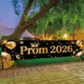 Eleganter schwarz-goldener Prom 2026 Abschlussfeier-Banner für Garten-Dekoration - Abschlussball 2026 Stil (SHF-013) / 30x120cm / Schwarz & Gold