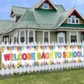 Buntes Welcome Back to School Banner für die Dekoration von Gartenzäunen im Freien - Bleistift Willkommensstil (SHF-001) / 30x120cm