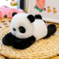 Süßes Plüsch-Panda-Schnapparmband Puppenspielzeug auf einer gewebten Matte für Kinder - Panda