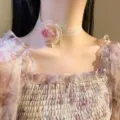 Französisches Vintage-Haarband aus weißer Spitze mit romantischer rosa Netzrose - Trockenrose / Rosa Blume Weiße Spitze