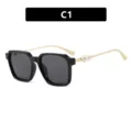 Elegante quadratische Damen-Sonnenbrille mit goldfarbenen Perlenbügeln, Modell C1 Schwarz - Glänzendes Schwarz Grau Stil (C1) / Glänzendes Schwarz / Grau