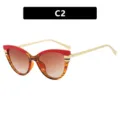 Lunettes de soleil œil de chat élégantes, monture rouge et écaille, variante C2 - Style C2 / Rouge Rayé Lentille Brune