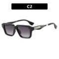 Gafas de sol retro negras con montura cuadrada y detalles metálicos de plata - Universal / Montura Negra Degradado Gris (C2)