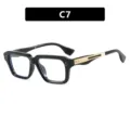Gafas cuadradas negras vintage con patillas de metal dorado texturizado, modelo variante C7 - Universal / Marco Negro Lente Transparente (C7)