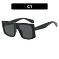 Modische übergroße quadratische Sonnenbrille mit schwarzem Rahmen und dunklen Gläsern - Modell C1 - Glänzendes Schwarz Graue Gläser