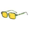 Occhiali da sole quadrati retro con motivo marmo verde e lenti gialle alla moda. - Montatura Verde Texturizzata Lenti Gialle