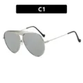 Stijlvolle zilveren pilotenzonnebril met hoogwaardig metalen frame en grijze glazen voor rijden. - Aviator-stijl (C1) / Universele Maat / Zilver Montuur Zilveren Gespiegelde Lens