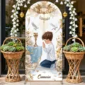 Arched fabric backdrop for boy's communion featuring a praying boy, doves and floral design - 50X120CM
