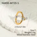 Detailansicht eines zweifarbigen Edelstahlrings mit Größen- und Gewichtsangaben - Größe 7 / Gold Silber Zweifarbig Oval Design (NMSR-M729-5) / Gold-Silber-Kontrast