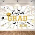 Fond de fête de remise des diplômes 2026 avec texte Congrats Grad or et feux d'artifice - Style SBJ-003 / 95x75cm Paquet