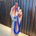 Portachiavi in corda intrecciata blu con moschettone coordinato ed etichetta in stoffa - Blu Zaffiro
