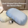 Detalle de la almohada ergonómica de espuma viscoelástica bio con forma de concha - 40x60cm / Azul