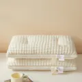 Pila de almohadas blancas de gasa de algodón burbuja Clase A con soporte cervical ergonómico. - 44*70 cm / Blanco