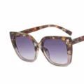 Oversized square tortoiseshell sunglasses with stylish gradient grey lenses and floral frames - Grey Tortoise Transparent Grey Gradient Grey Lens
