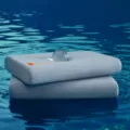 Almohada ergonómica de espuma viscoelástica bio con rebote lento en un entorno de agua azul - Almohada de Memoria K8 (Gris) / 8cm de Altura