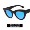 Elegantes gafas de sol retro cat eye con montura negra y lentes de espejo azul hielo. - Marco Negro Lente Azul Hielo