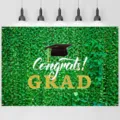 Sfondo fotografico laurea con muro di edera verde e scritte Congrats Grad oro - Tema Laurea 5 (SBJ-005) / 95x75cm / Verde
