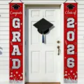 Κόκκινα πανό αποφοίτησης Class of 2026 για εορταστική διακόσμηση εξωτερικής πόρτας - Κόκκινο Ασημί Στυλ(SDL-007)