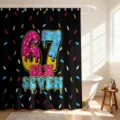 Schwarzer Duschvorhang mit buntem Donut-Zahl 67 Design und dekorativen Streuseln - Schwarzer Donut Nummer 67 (YL-008) / Einzelner Duschvorhang 90x180cm